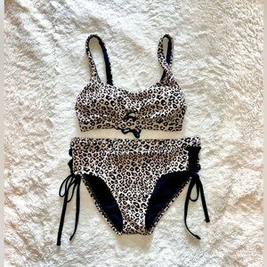 NWT! Textured Leopard Print Adjustable Bikini